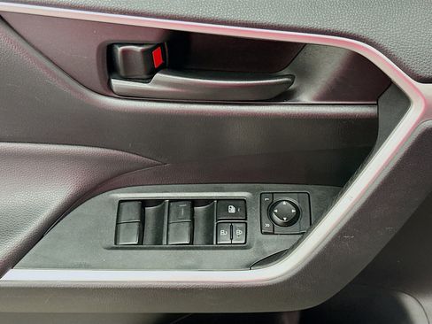Used 2024 Toyota RAV4 LE AWD/4WD image 15