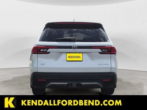 Used 2024 Toyota Grand Highlander AWD image 4