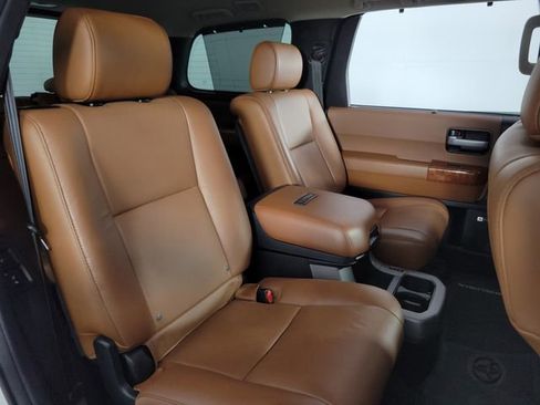 Used 2020 Toyota Sequoia Platinum image 18