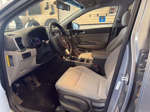 Used 2019 Kia Sportage LX AWD/4WD image 3