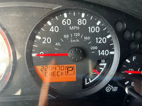 Used 2014 Nissan Xterra X image 17