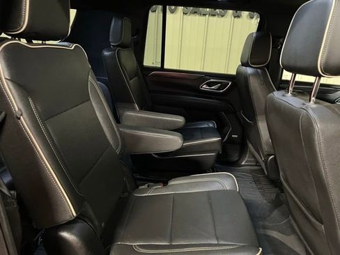 Used 2023 GMC Yukon XL SLT image 27