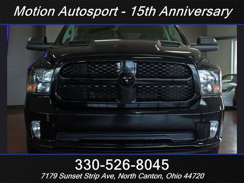 Used 2019 RAM 1500 Express w/ Wheel & Sound Group AWD/4WD image 3