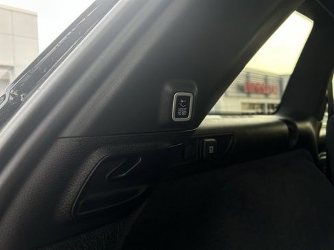 Used 2022 Jeep Grand Cherokee Overland w/ Adv Protech Group III image 11