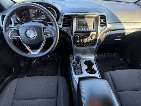 Used 2019 Jeep Grand Cherokee Laredo w/ Security & Convenience Group image 9