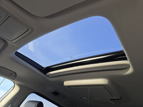 New 2026 Honda Odyssey Touring image 3