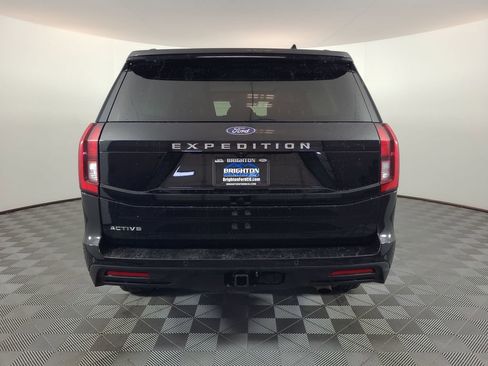 Used 2025 Ford Expedition Active image 4