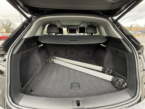 Used 2023 Audi Q5 2.0T Premium w/ Convenience Package image 15