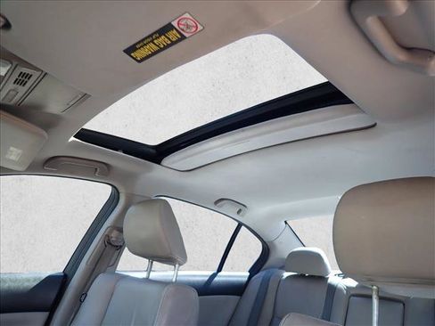 Used 2011 Honda Accord EX-L image 8