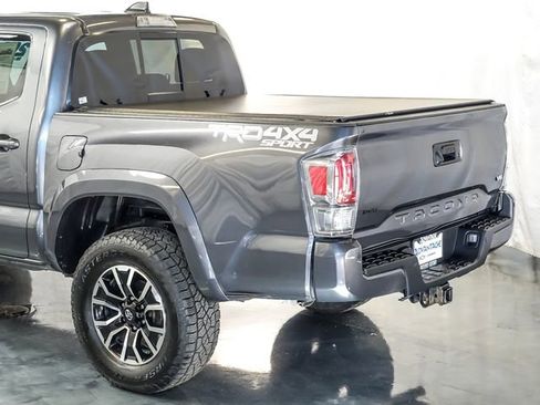 Used 2021 Toyota Tacoma TRD Sport w/ Technology Package AWD/4WD image 10
