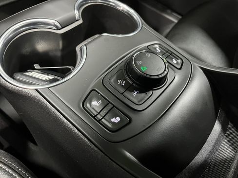 Certified 2022 GMC Terrain SLT w/ Infotainment Package II image 14