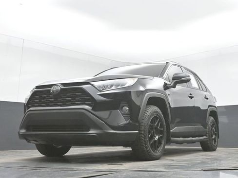 Used 2020 Toyota RAV4 XLE FWD image 41