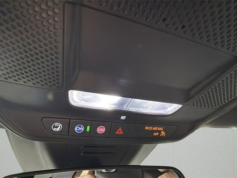 Certified 2025 Chevrolet Equinox EV LT image 25