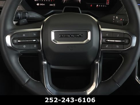 Used 2026 GMC Acadia Denali Ultimate w/ LPO, Floor Liner Package AWD/4WD image 21