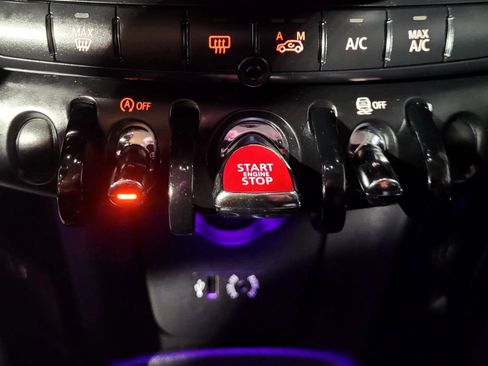 Used 2015 MINI Cooper S image 31