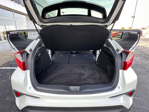 Used 2018 Toyota C-HR image 8