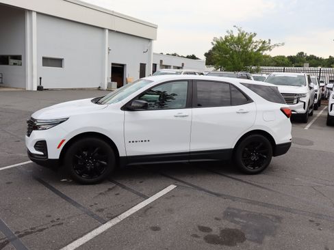 Used 2023 Chevrolet Equinox LS w/ LS Convenience Package FWD image 7