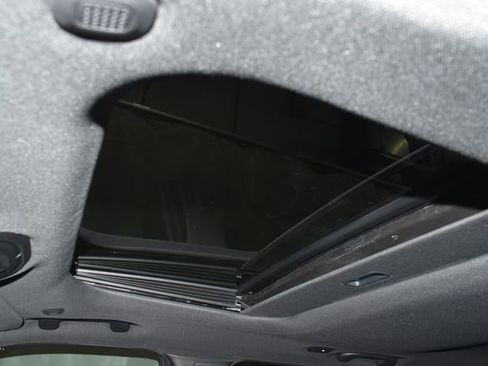 New 2025 Jeep Grand Cherokee Altitude image 12