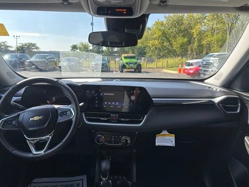 Used 2026 Chevrolet TrailBlazer LT w/ LT Cold Weather Package FWD image 28