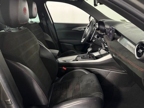 Used 2024 Alfa Romeo Tonale Veloce w/ Active Assist Package image 33