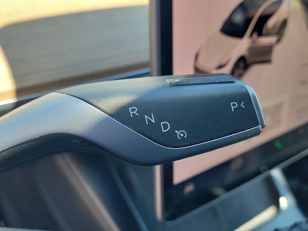 Used 2022 Tesla Model Y Long Range AWD/4WD image 27
