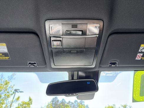 Used 2020 Toyota Tacoma TRD Sport image 5