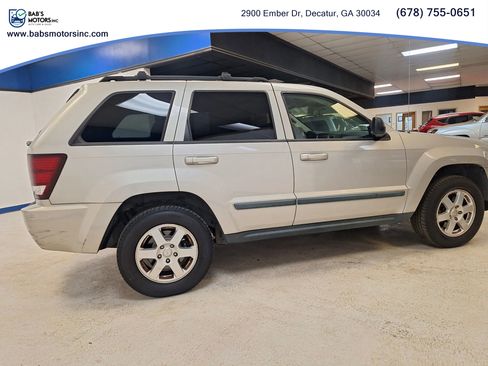 Used 2009 Jeep Grand Cherokee Laredo w/ Sun/Sound Group image 4