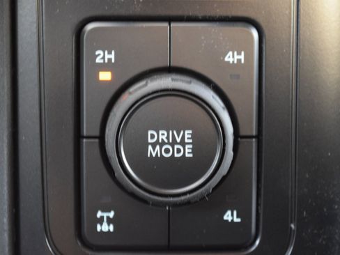 New 2026 Ford F250 XLT w/ XLT Premium Package image 16