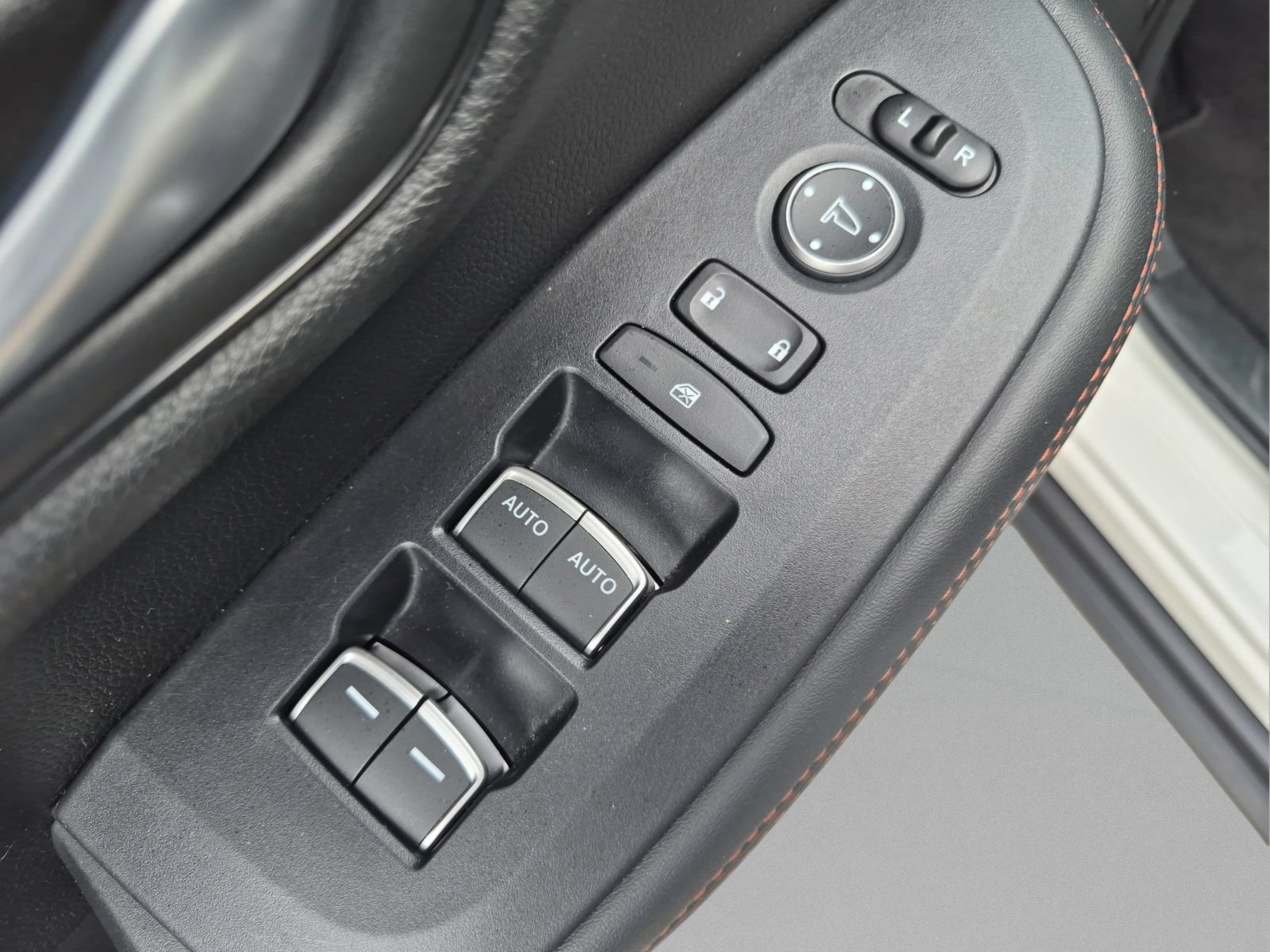 Certified 2025 Honda HR-V Sport image 16