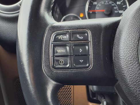 Used 2013 Jeep Wrangler Unlimited Sahara w/ Connectivity Group AWD/4WD image 23