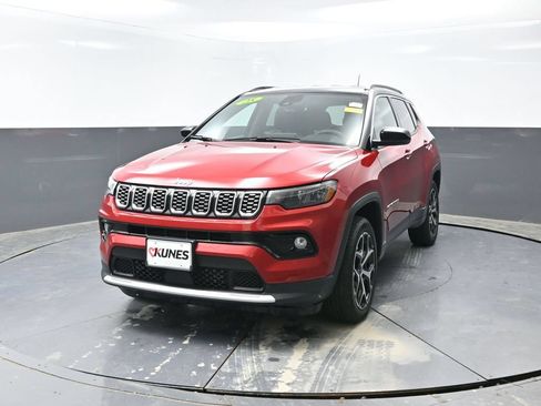 Used 2025 Jeep Compass Limited AWD/4WD image 8