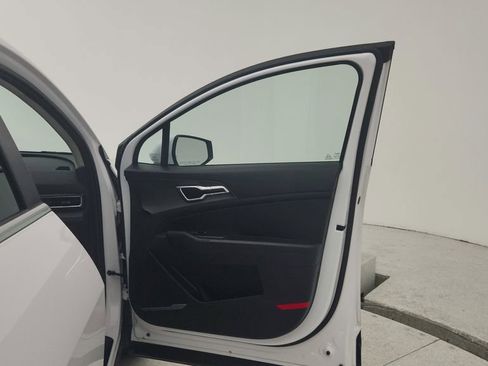 Used 2025 Kia Sportage LX image 24