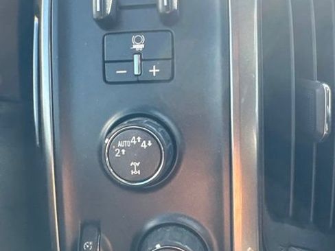 Used 2017 Chevrolet Silverado 1500 LT w/ Midnight Edition AWD/4WD image 15