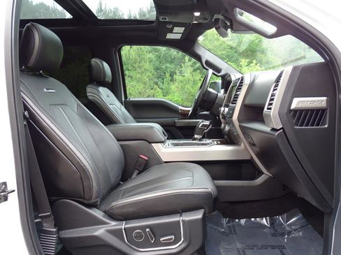 Used 2015 Ford F150 Platinum w/ Equipment Group 701A Luxury AWD/4WD image 32