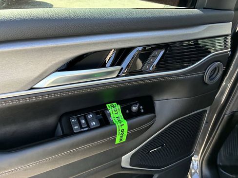 New 2026 Jeep Grand Wagoneer Limited w/ HD Trailer Tow Package AWD/4WD image 18