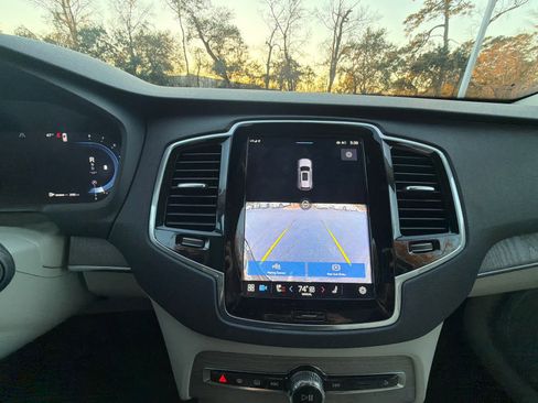 Certified 2023 Volvo XC90 B6 Plus image 30