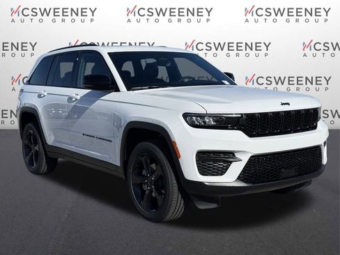 New 2025 Jeep Grand Cherokee Laredo RWD image 7
