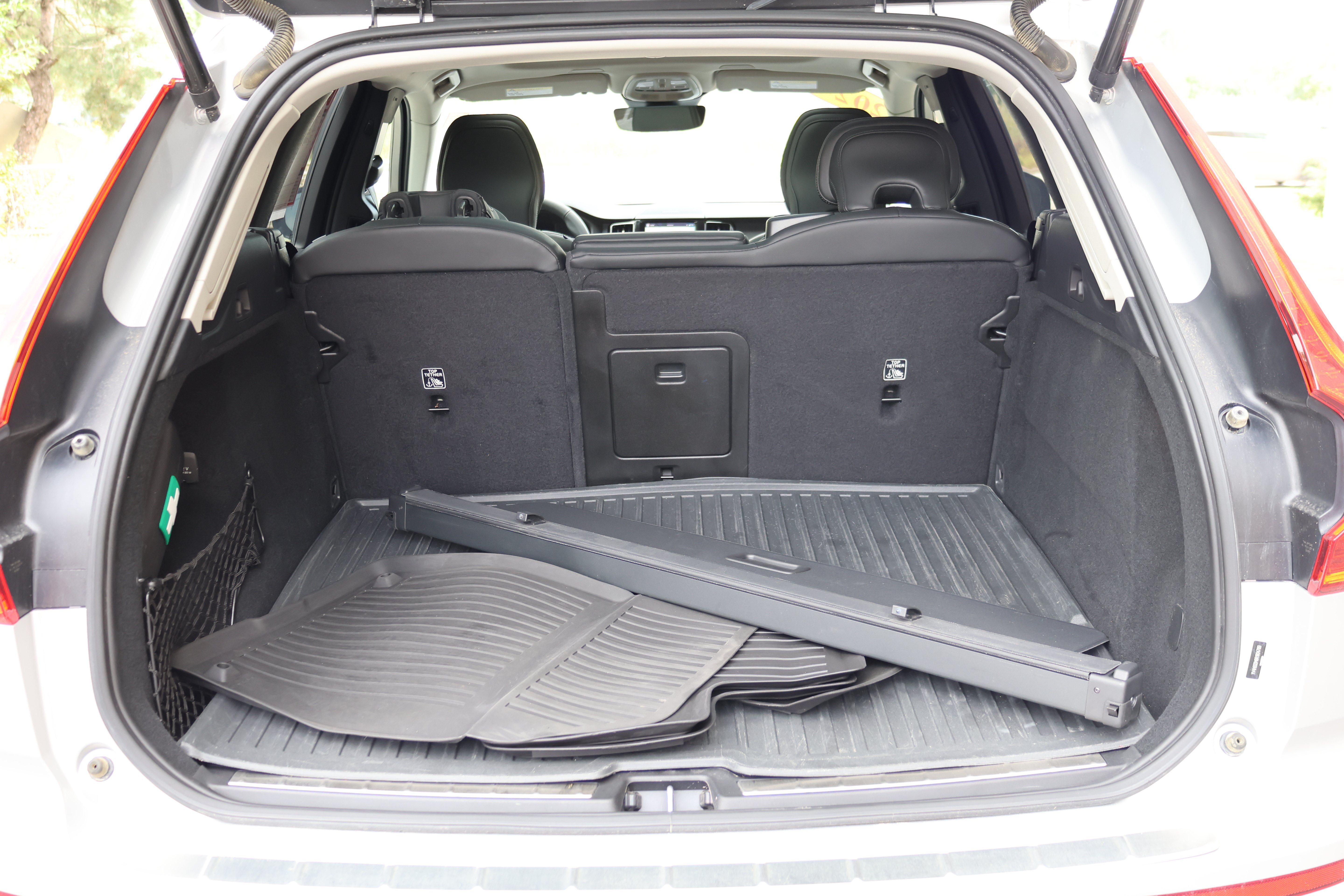 Used 2024 Volvo XC60 T8 Ultimate AWD/4WD image 7