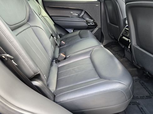 Used 2023 Land Rover Range Rover Sport SE Dynamic image 15