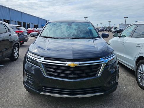 Used 2023 Chevrolet Equinox LT image 2
