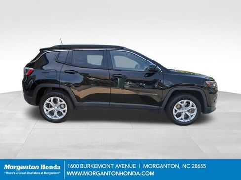 Used 2024 Jeep Compass Latitude AWD/4WD image 9