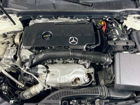 Used 2022 Mercedes-Benz CLA 250 image 32