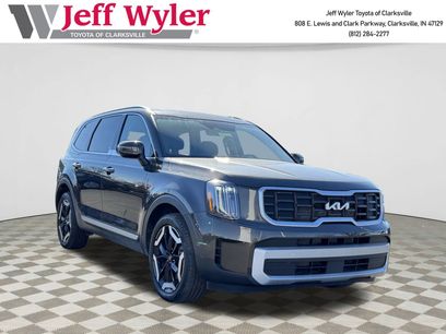 Used 2024 Kia Telluride S w/ S Sunroof Package