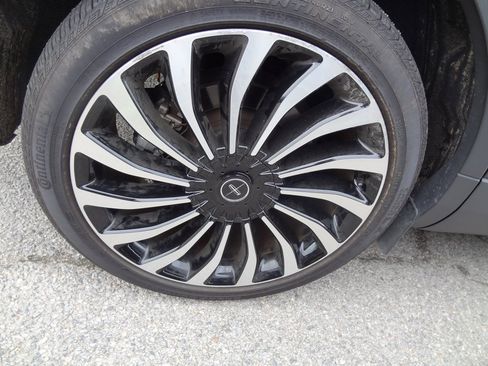 Used 2023 Lincoln Nautilus Black Label w/ Class II Trailer Tow Package image 11