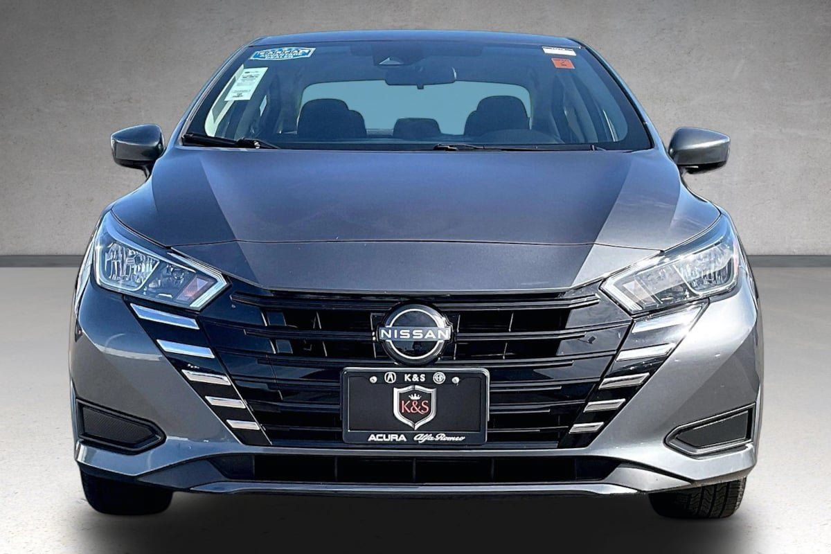 Used 2024 Nissan Versa SV FWD image 3