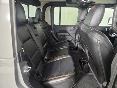Used 2022 Jeep Gladiator Overland image 40