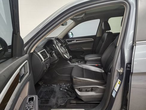Used 2021 Volkswagen Atlas SE w/ Panoramic Sunroof Package AWD/4WD image 12