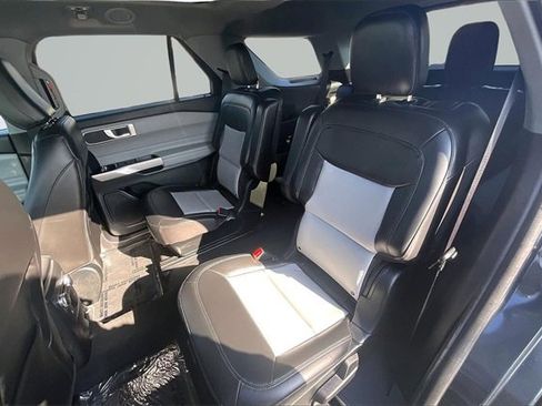Certified 2022 Ford Explorer XLT w/ Equipment Group 202A image 26