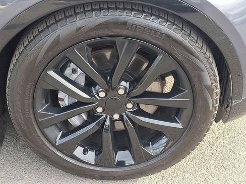 Used 2024 Land Rover Discovery Dynamic SE image 27