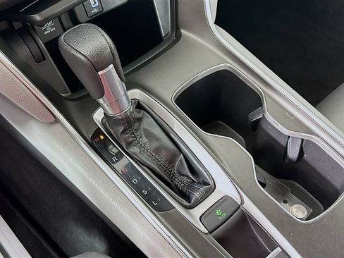 Used 2018 Honda Accord LX image 17